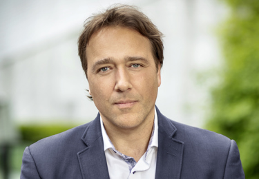 Joakim Oscarsson, Fastighets avtalssekreterare.